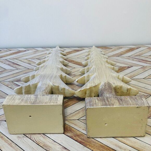 Christmas Whitewash Rustic Country Faux Wood Grain Spruce Tree Resin Decor - Picture 5 of 5